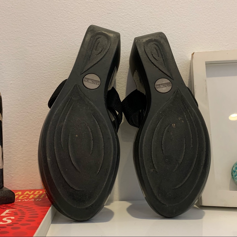 Kenneth Cole Wedge Sandals 🖤 - Picture 4 of 5